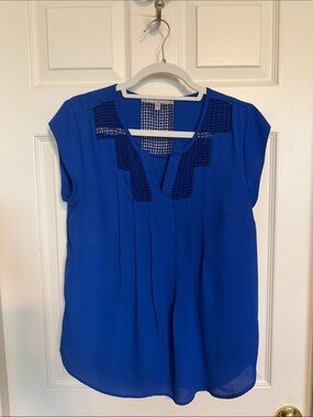 Daniel Rainn Royal Blue V-Neck Cap Sleeve Blouse